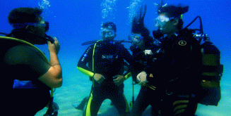 39,90€ από 70€ για μία κατάδυση γνωριμίας Scuba Diving με αυτόνομη συσκευή κατάδυσης σε ολιγομελή τμήματα & υπέροχη υποβρύχια φωτογράφηση με την Σχολή Κατάδυσης Dive Blue Dream στα Λιμανάκια Βάρκιζας.