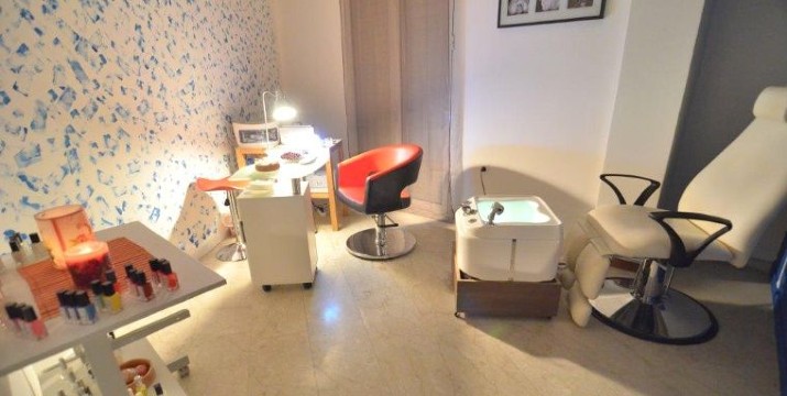 15€ από 30€ (-50%)  για μία Θεραπεία Βαθιάς Ενυδάτωσης Προσώπου με Peeling με Δερμοκρυστάλλους, Μασάζ με κρέμα χαβιάρι και ορό υαλουρονικού οξέος, από το κέντρο κοσμητικής ιατρικής Mediaspis στο Περιστέρι, πλησίον Μετρό Περιστέρι.